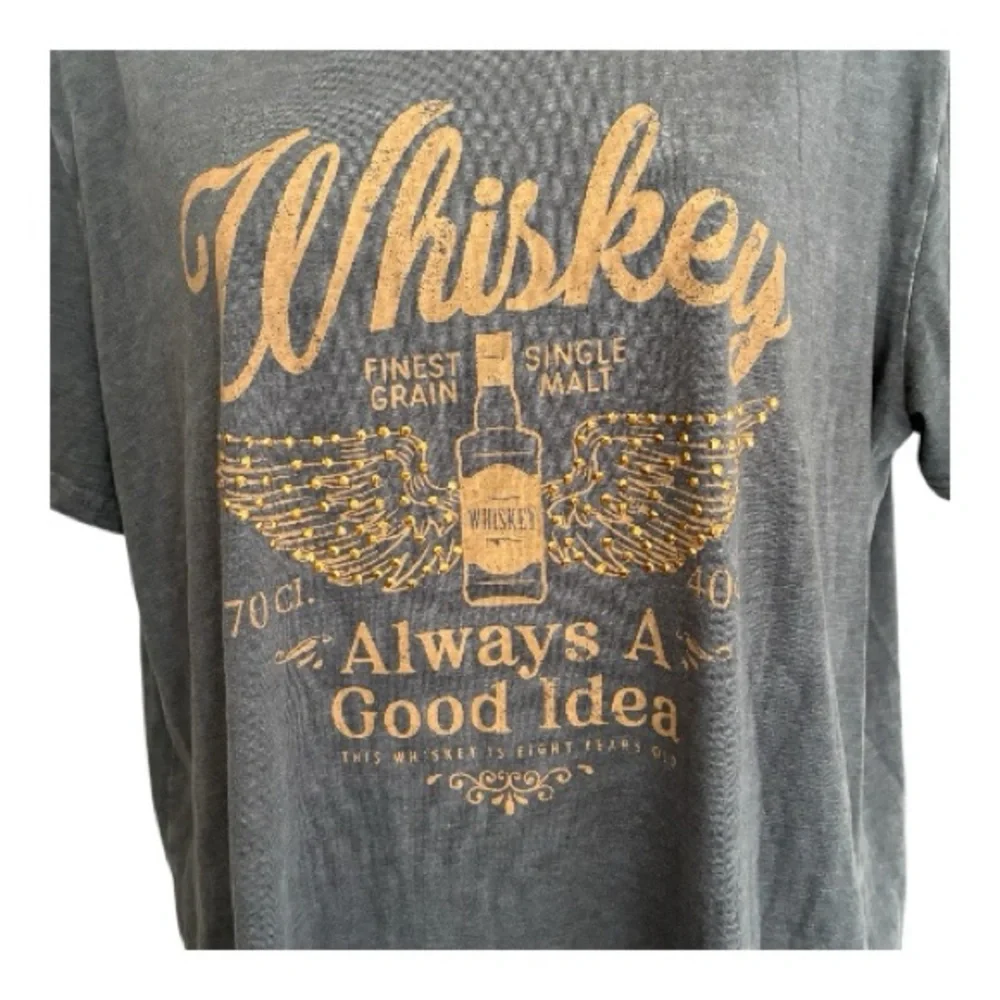 Maurices Charcoal Tee with Tan Whiskey Graphic Size M - Picture 3 of 7